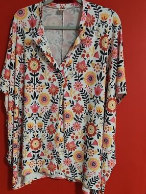 Plus-size Women's Floral Button-Front Tunic